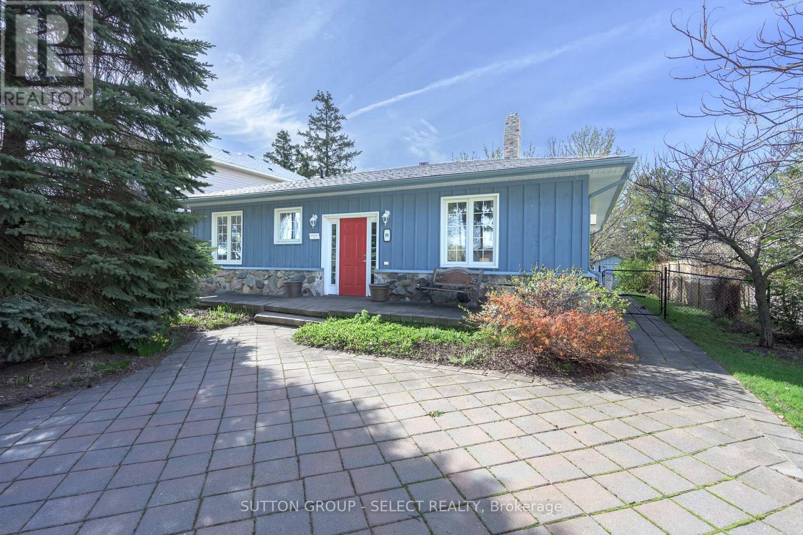 99 DUCHESS AVENUE, Lucan Biddulph, Ontario