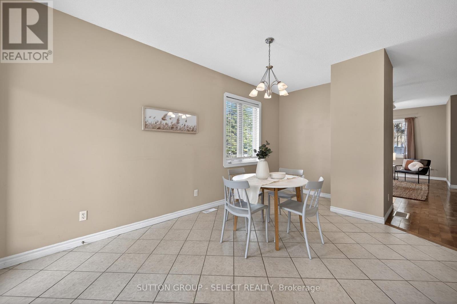 99 Duchess Avenue, Lucan Biddulph, Ontario  N0M 2J0 - Photo 10 - X13051256