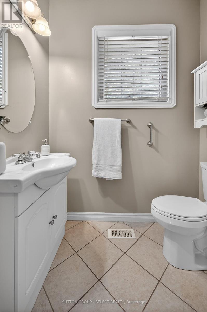 99 Duchess Avenue, Lucan Biddulph, Ontario  N0M 2J0 - Photo 19 - X13051256