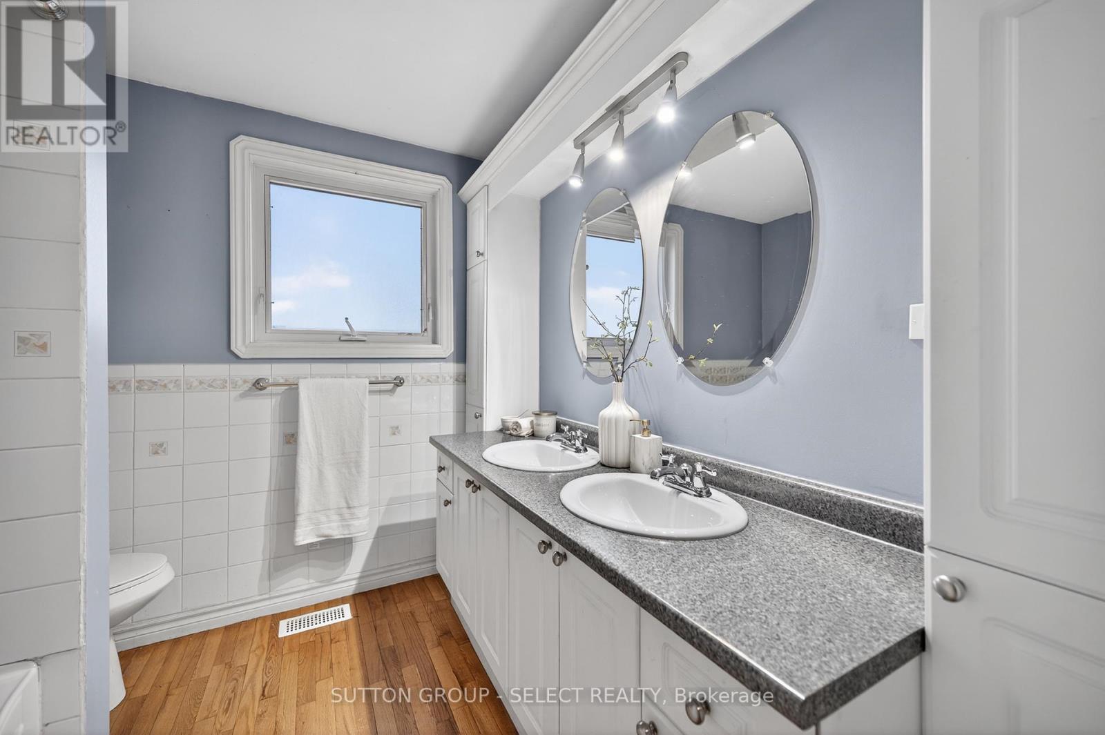 99 Duchess Avenue, Lucan Biddulph, Ontario  N0M 2J0 - Photo 21 - X13051256