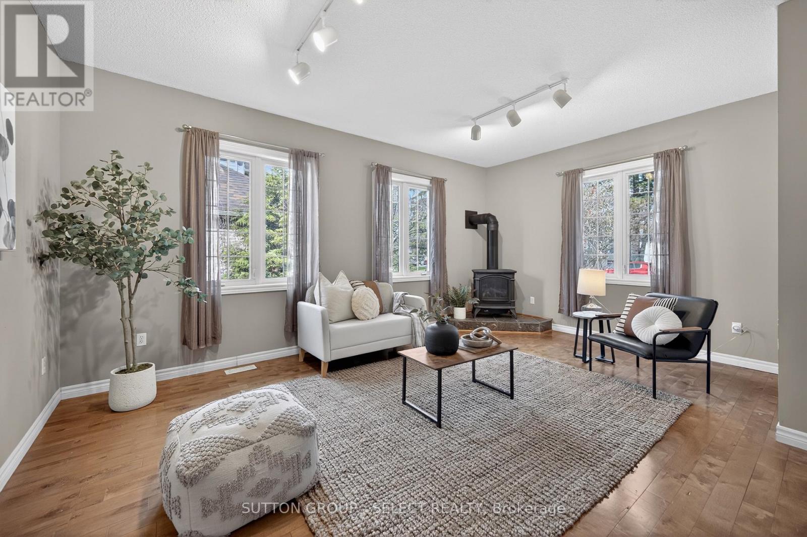 99 Duchess Avenue, Lucan Biddulph, Ontario  N0M 2J0 - Photo 6 - X13051256