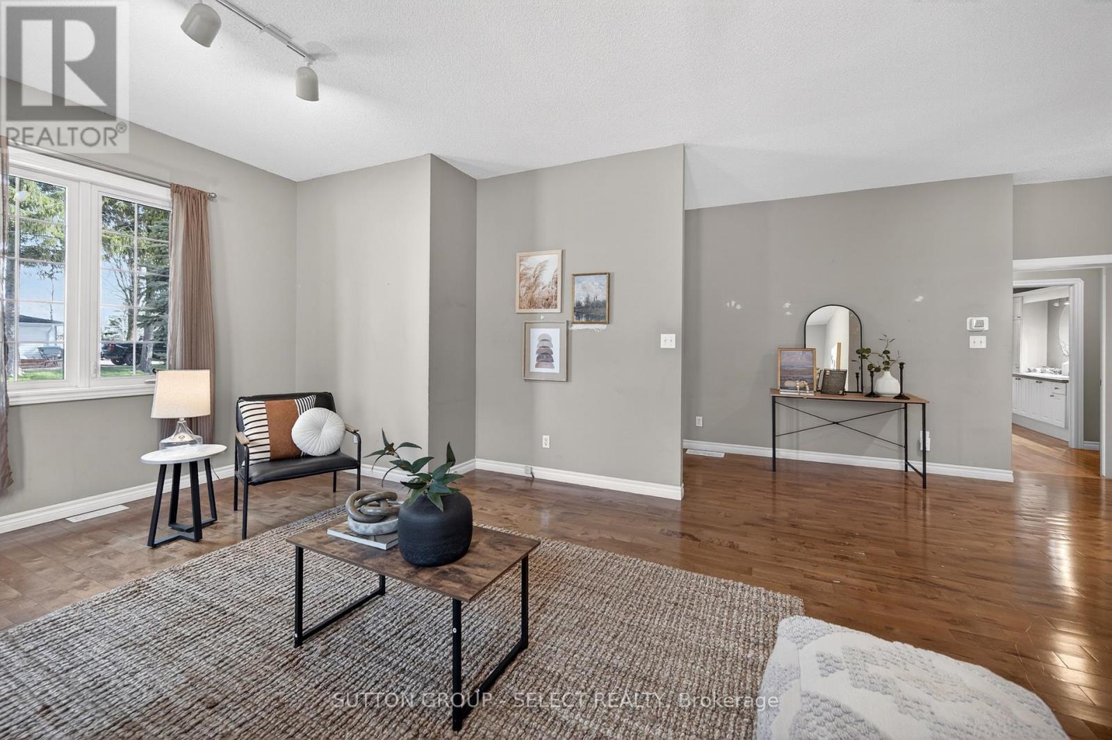 99 Duchess Avenue, Lucan Biddulph, Ontario  N0M 2J0 - Photo 7 - X13051256