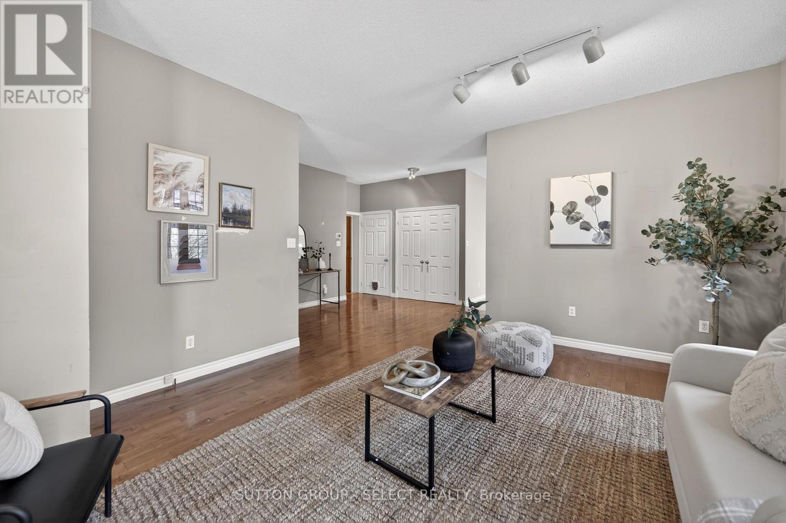 99 Duchess Avenue, Lucan Biddulph, Ontario  N0M 2J0 - Photo 8 - X13051256