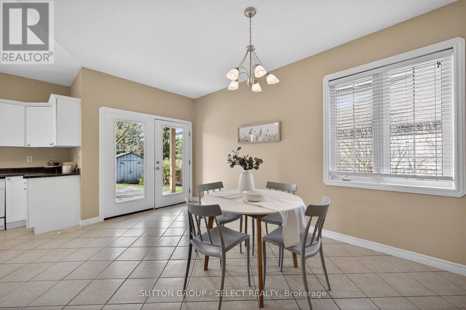 99 Duchess Avenue, Lucan Biddulph, Ontario  N0M 2J0 - Photo 9 - X13051256