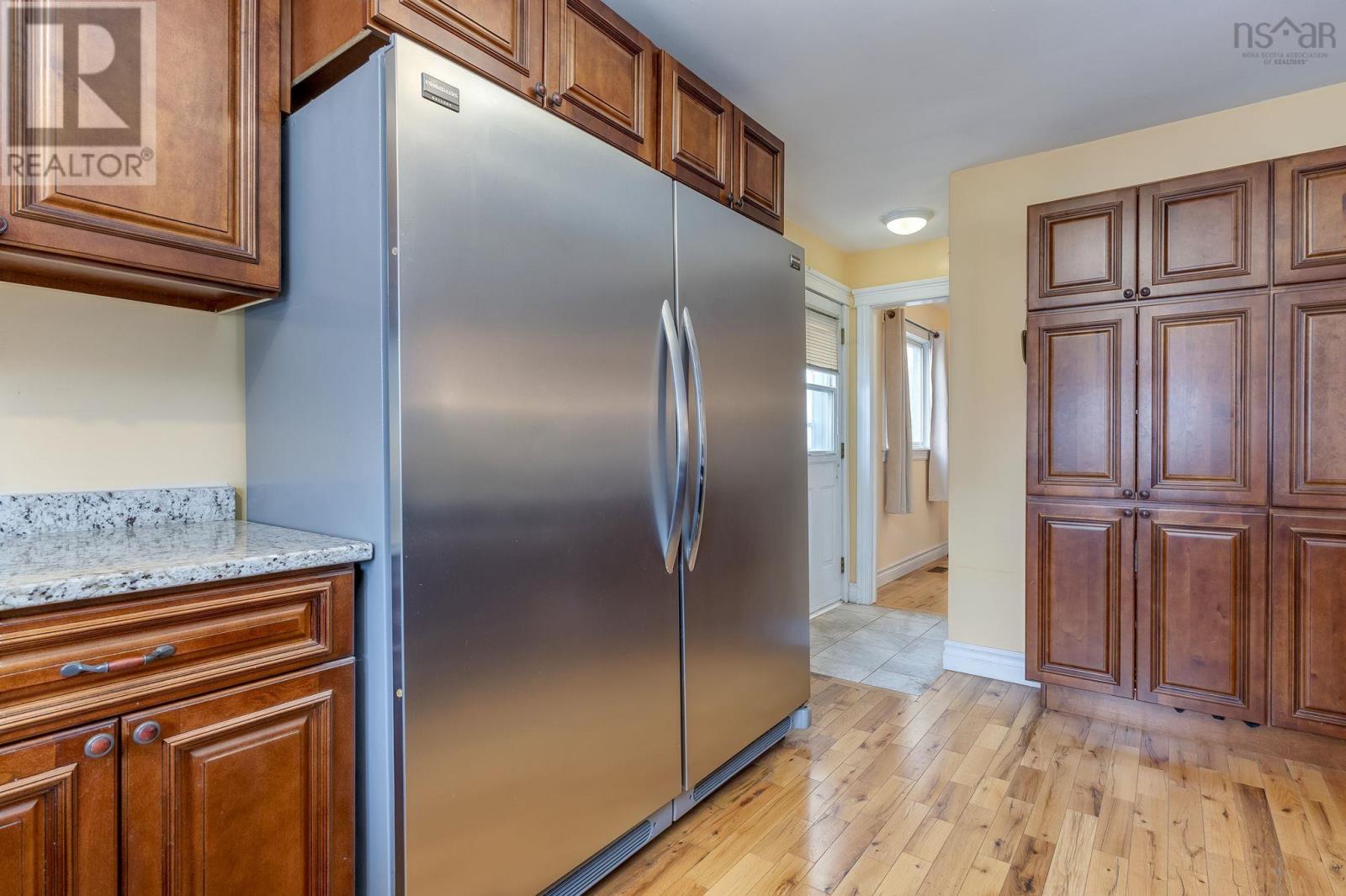 404 Poplar Drive, Dartmouth, Nova Scotia  B2W 4L1 - Photo 6 - 202608781