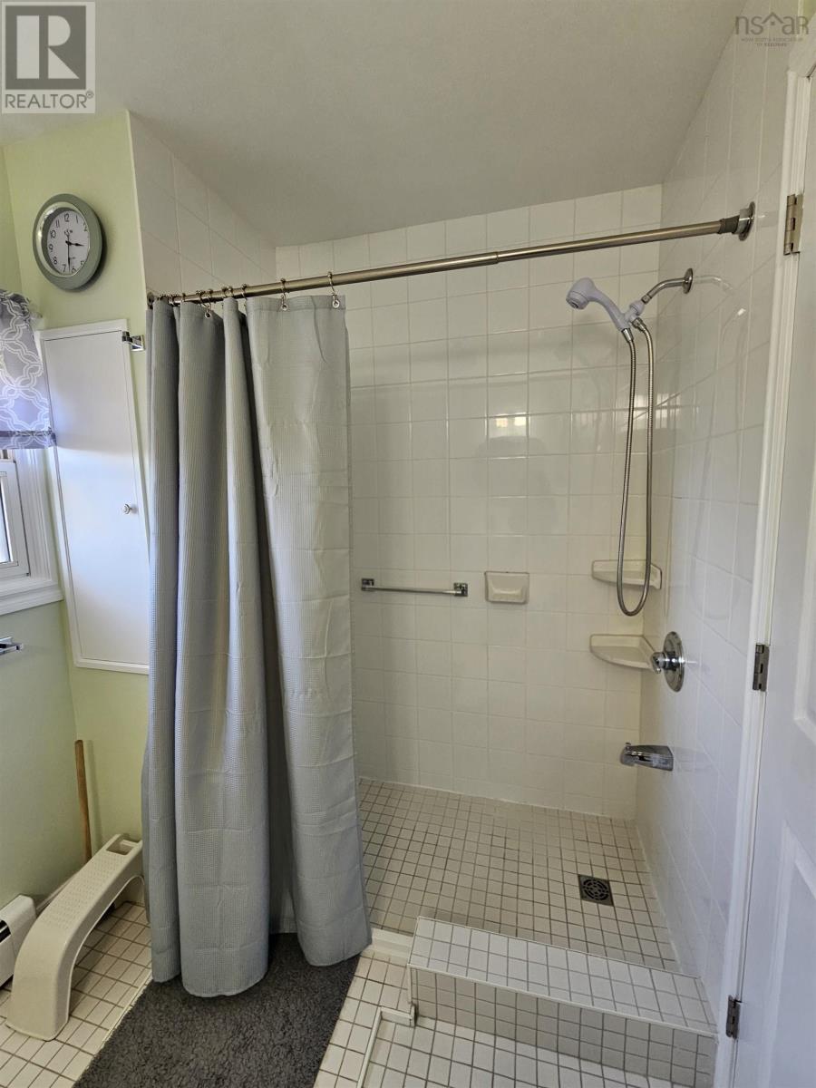 14 Edina Street, Glace Bay, Nova Scotia  B1A 1G7 - Photo 15 - 202608764