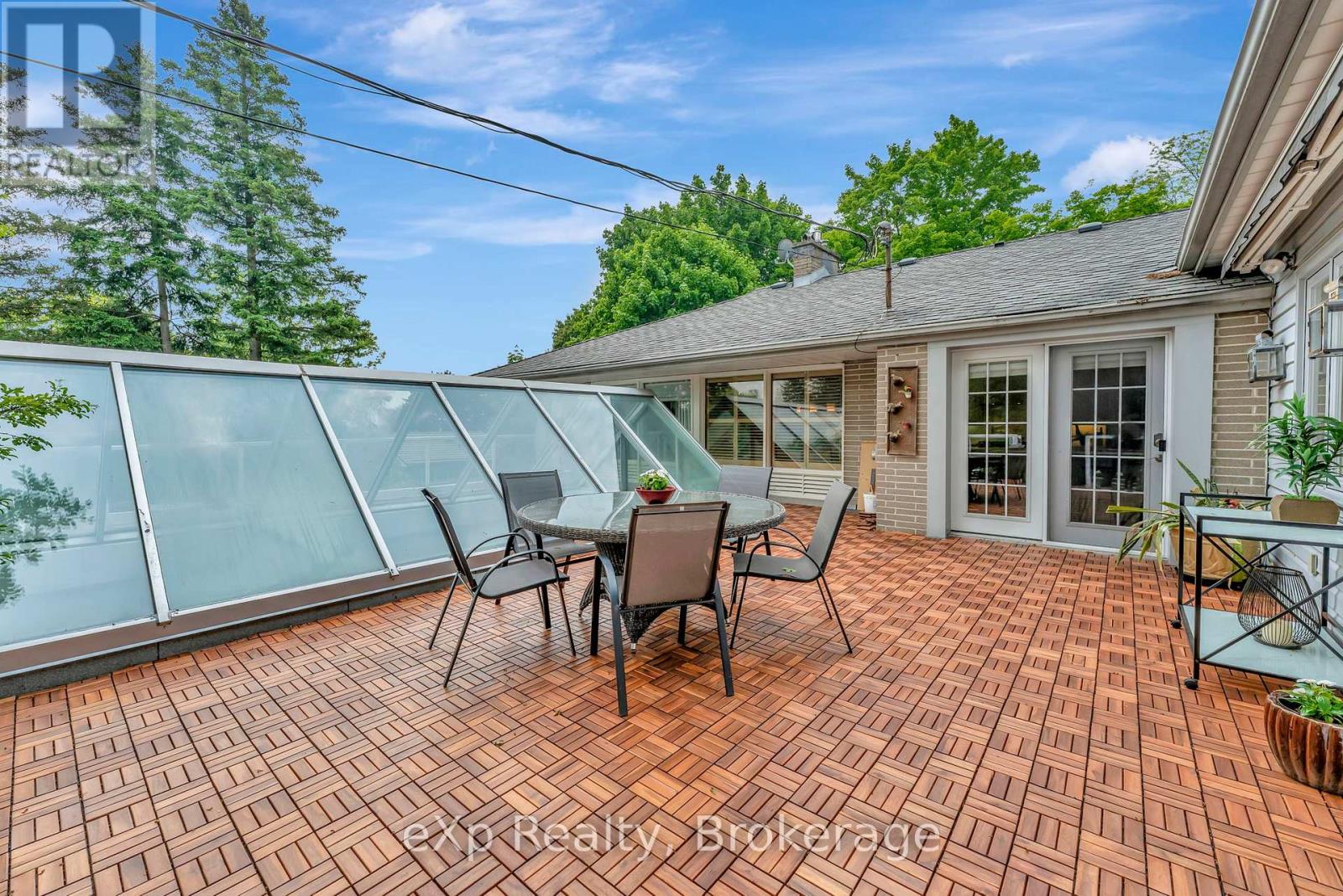 5 Orchard Crescent, Guelph, Ontario  N1E 1W9 - Photo 4 - X12985990