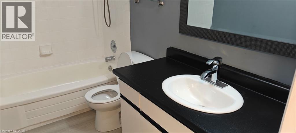 72 Stone Church Road W Unit# 54, Hamilton, Ontario  L9B 2H8 - Photo 13 - 40824766