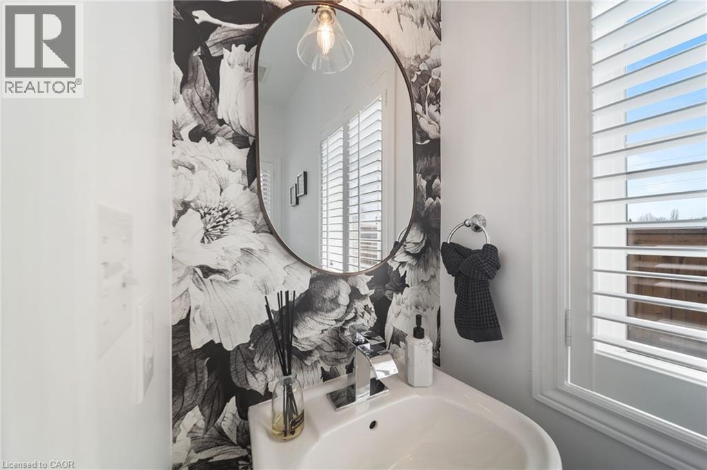 21 Madonna Drive Unit# 16, Hamilton, Ontario  L9H 0H1 - Photo 9 - 40823683