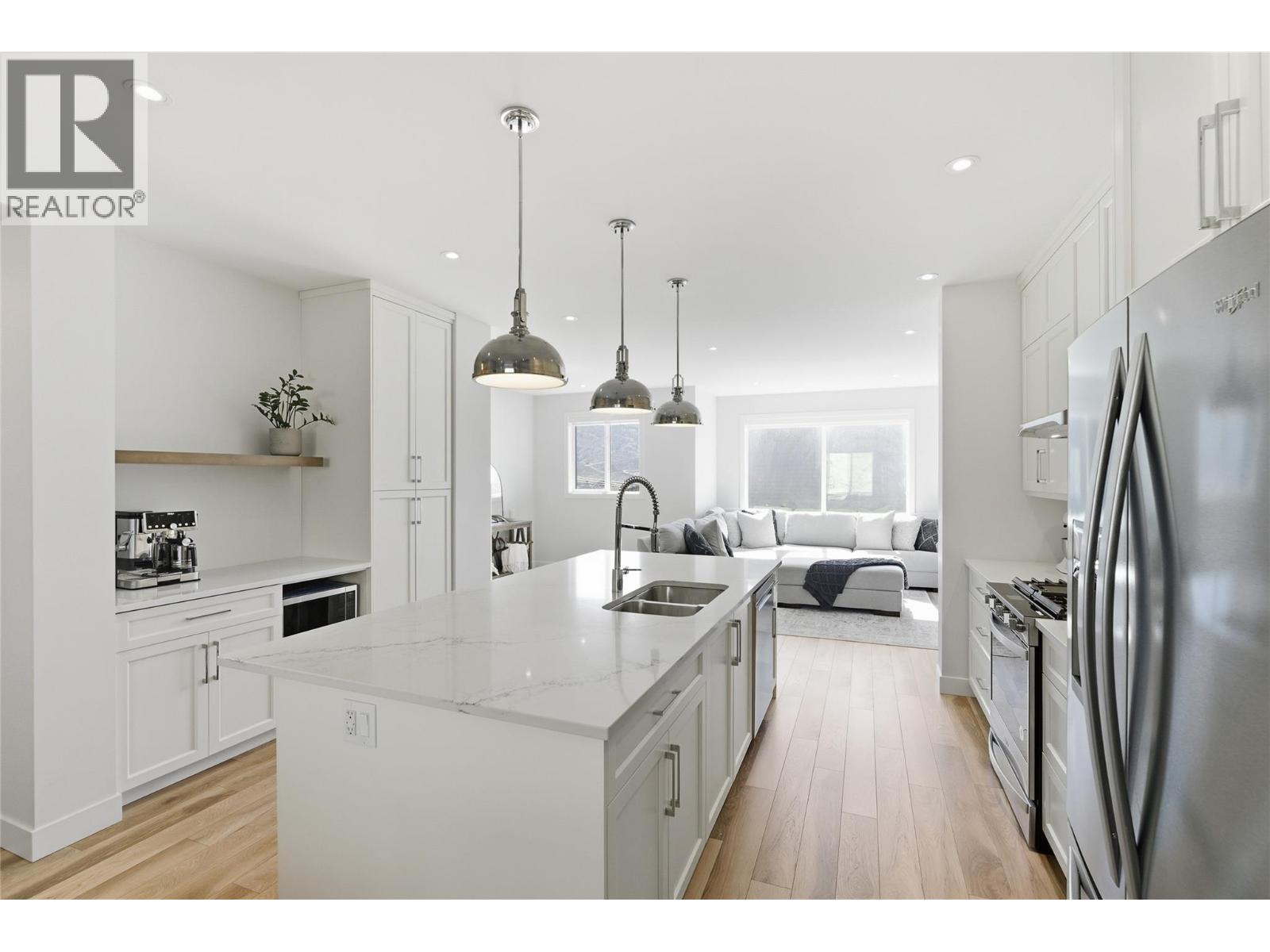 122 RIVER GATE Drive Kamloops Photo 4