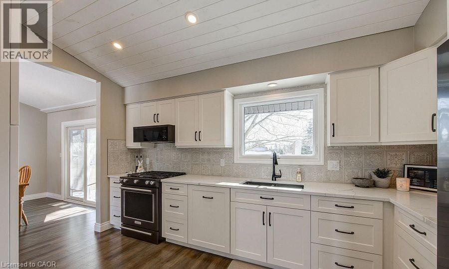 11 Robin Street S, Sweaburg, Ontario  N4S 7V6 - Photo 8 - 40808327