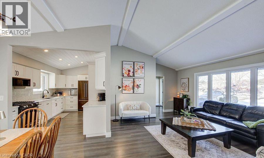 11 Robin Street S, Sweaburg, Ontario  N4S 7V6 - Photo 6 - 40808327