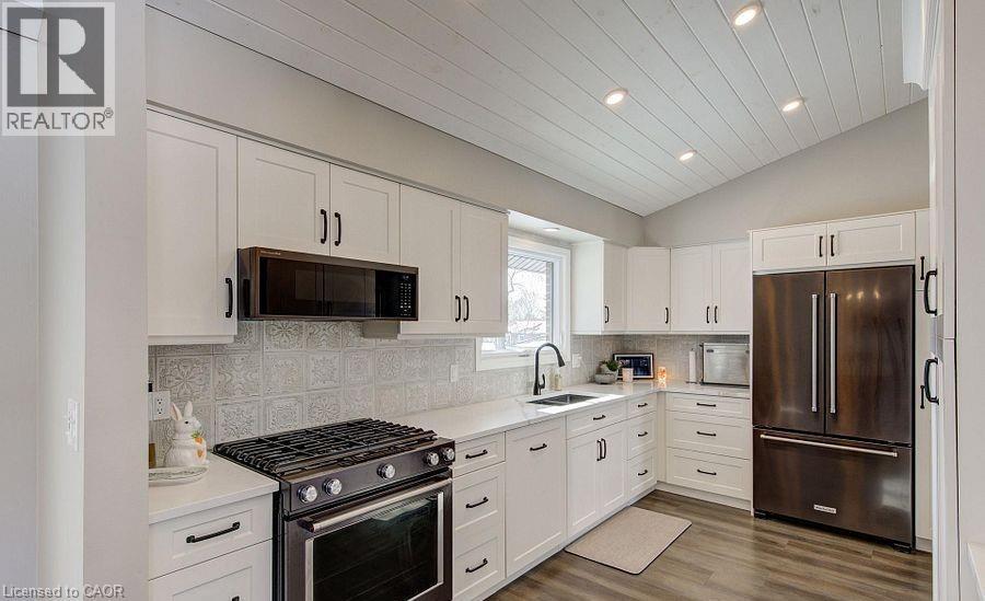 11 Robin Street S, Sweaburg, Ontario  N4S 7V6 - Photo 11 - 40808327