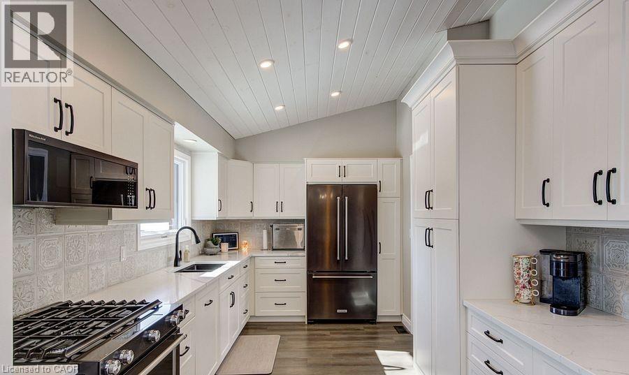 11 Robin Street S, Sweaburg, Ontario  N4S 7V6 - Photo 7 - 40808327