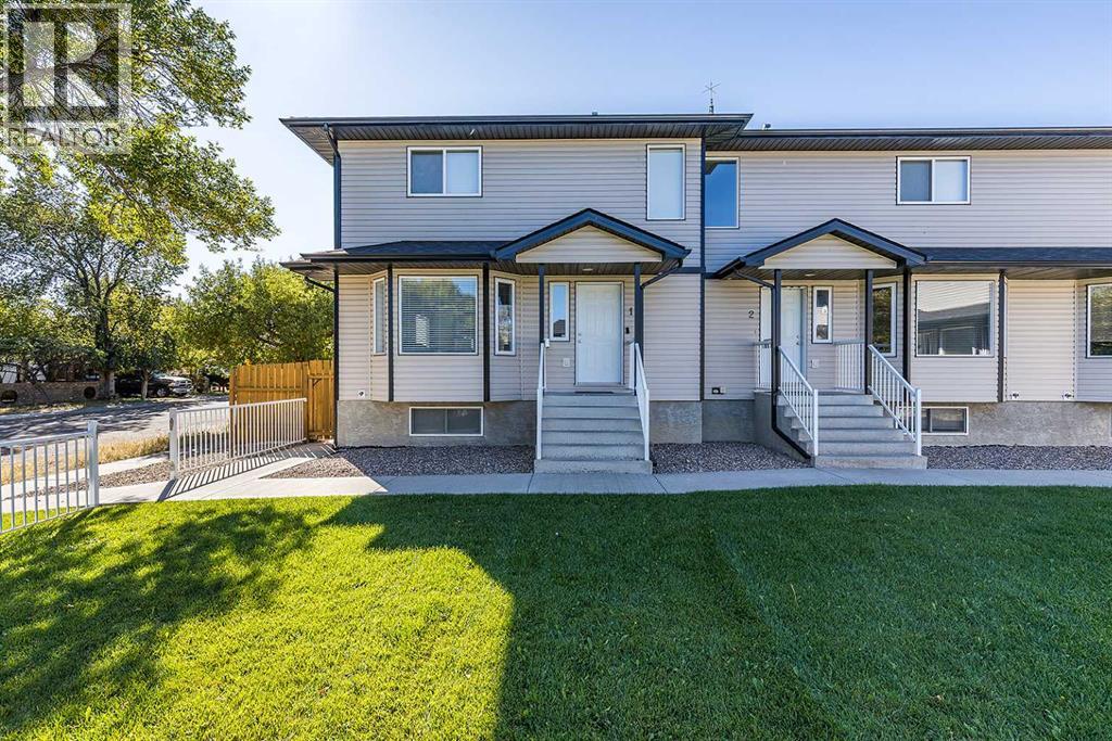 1, 115 3 Street NE, Redcliff, Alberta
