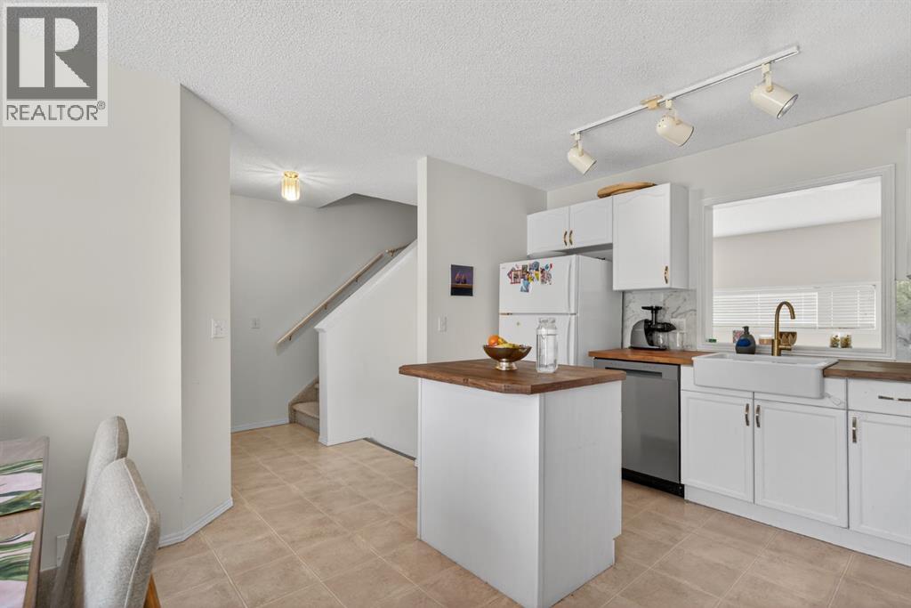 121 Rocky Ridge Court NW, Calgary, Alberta  T3G 4S7 - Photo 15 - A2302580