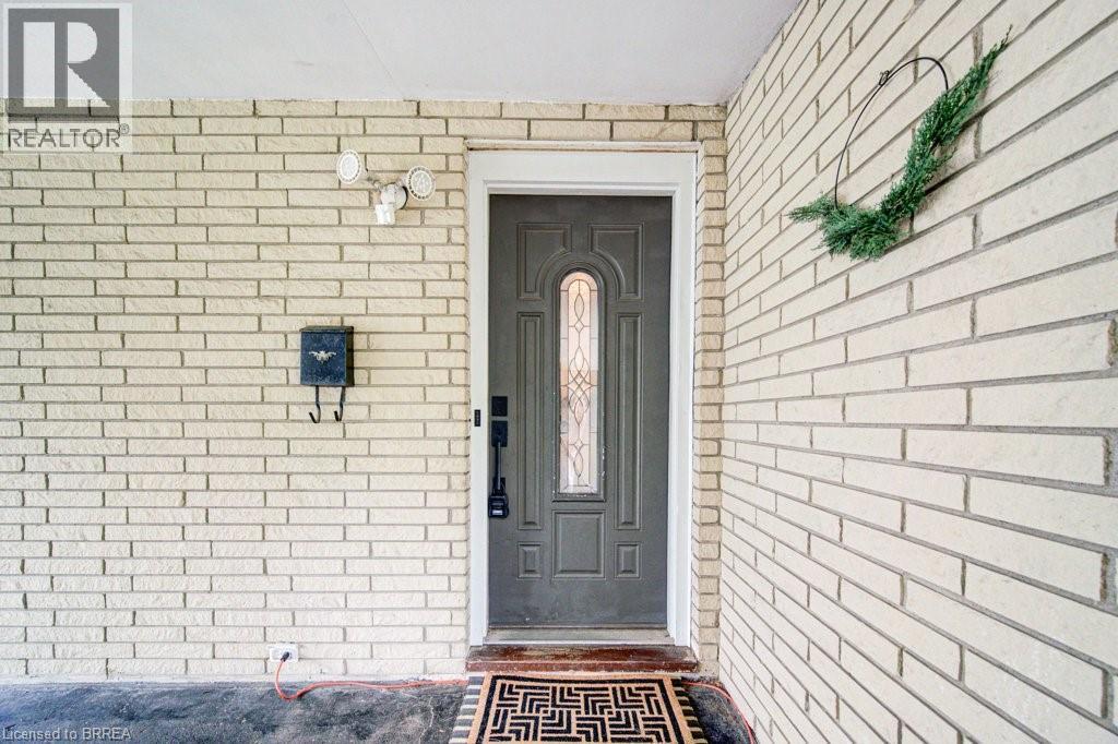 9 Gailmount Court, Brantford, Ontario  N3R 3A4 - Photo 5 - 40821007