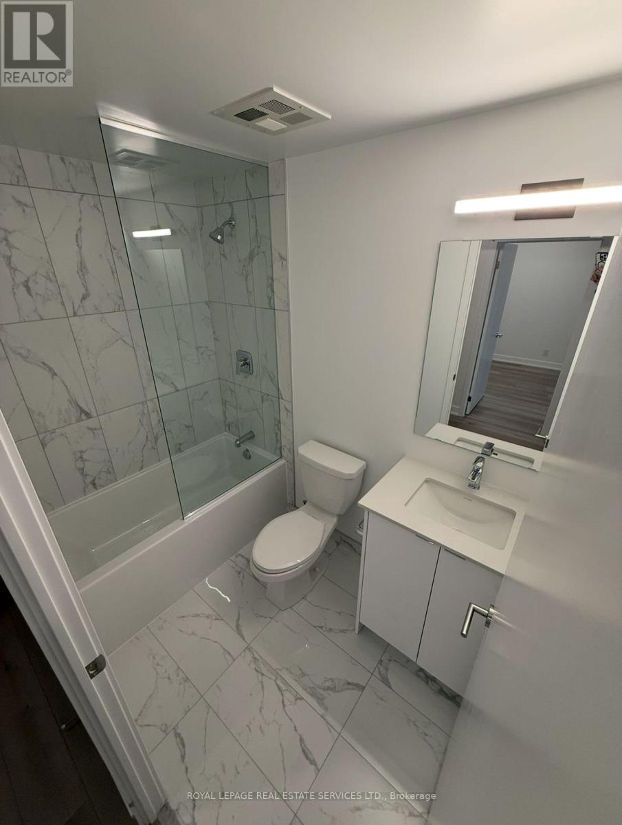 704 - 1660 Bloor Street W, Toronto, Ontario  M6P 0C6 - Photo 11 - W13037986