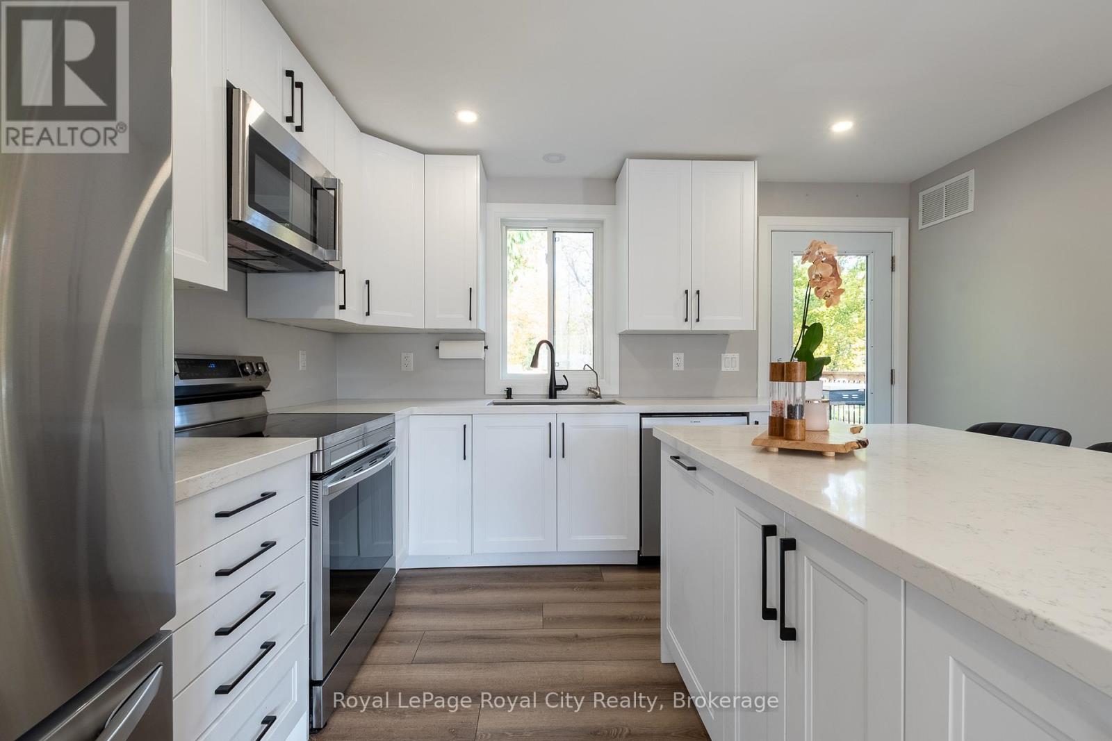 3697 George Johnston Road, Springwater, Ontario  L4M 4S4 - Photo 10 - S13051332