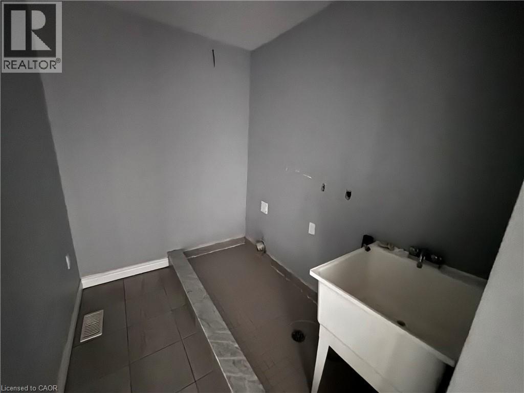 71 Fairgrounds Drive, Binbrook, Ontario  L0R 1C0 - Photo 19 - 40824401