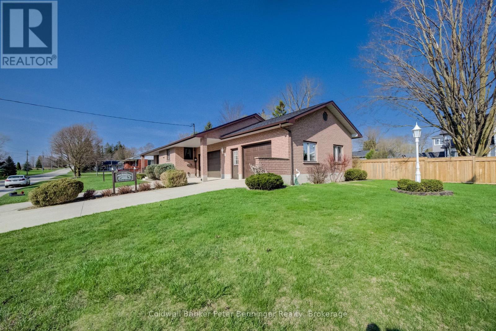 4 Park St Street W, Minto, Ontario  N0G 1M0 - Photo 3 - X13051384