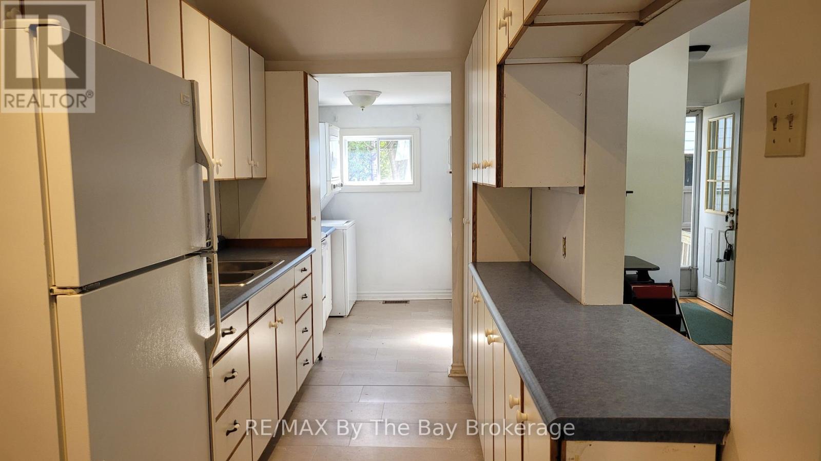 1120 King Edward Avenue, South Bruce Peninsula, Ontario  N0H 2G0 - Photo 12 - X13051386