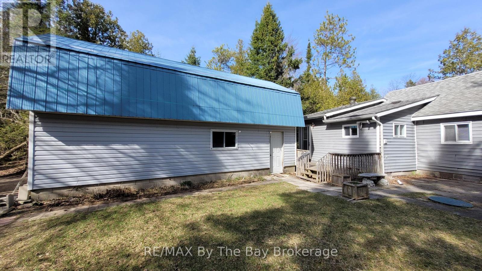 1120 King Edward Avenue, South Bruce Peninsula, Ontario  N0H 2G0 - Photo 2 - X13051386