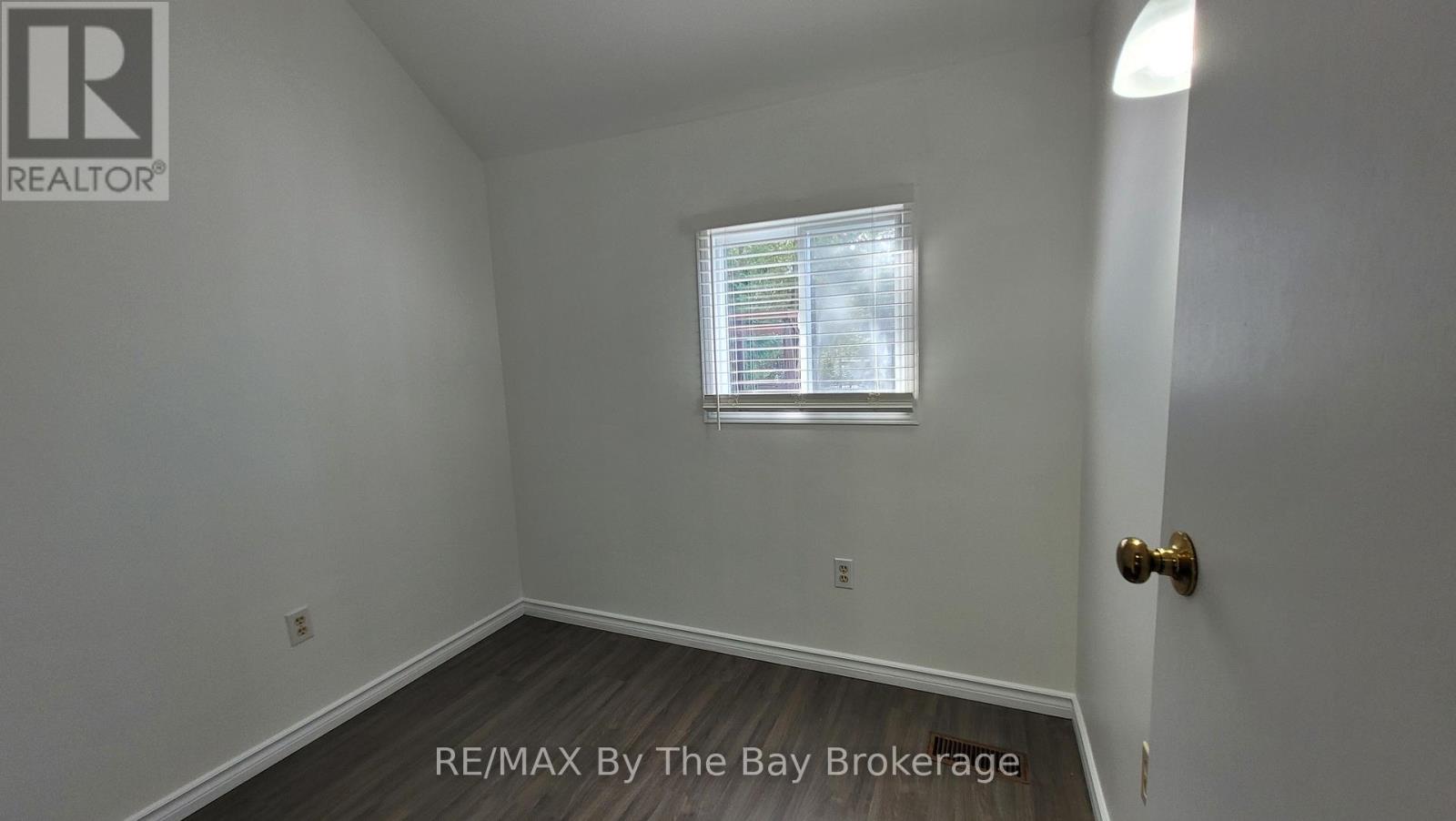 1120 King Edward Avenue, South Bruce Peninsula, Ontario  N0H 2G0 - Photo 9 - X13051386