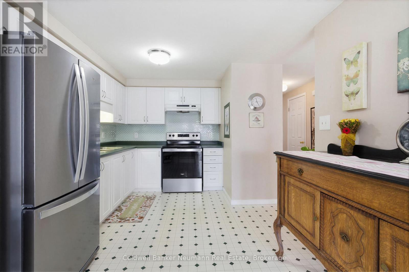 130 Donnenwerth Drive, Kitchener, Ontario  N2E 4C8 - Photo 10 - X13051402