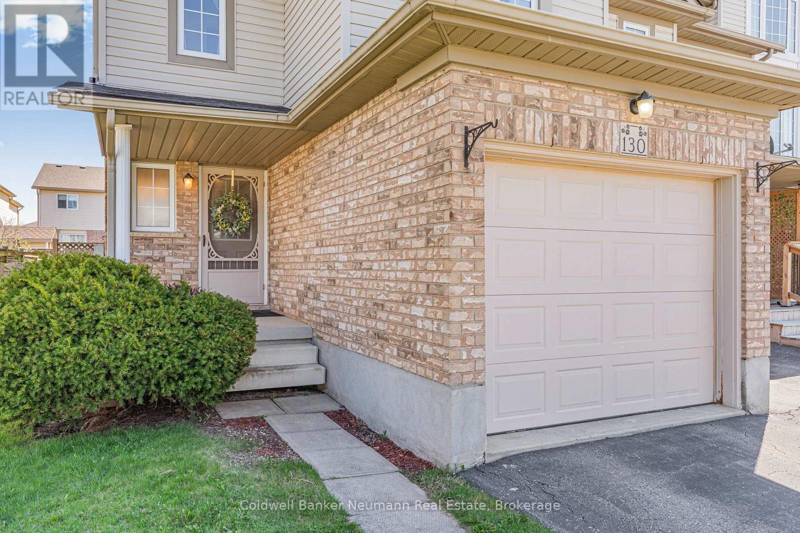 130 Donnenwerth Drive, Kitchener, Ontario  N2E 4C8 - Photo 2 - X13051402