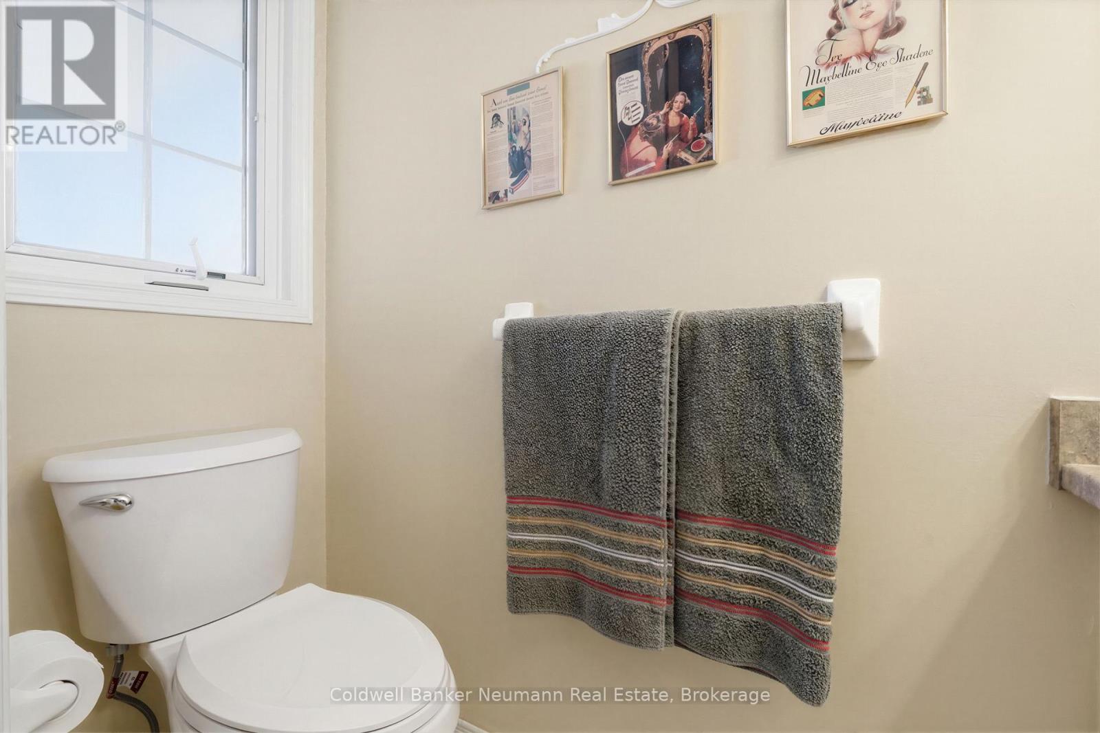 130 Donnenwerth Drive, Kitchener, Ontario  N2E 4C8 - Photo 5 - X13051402