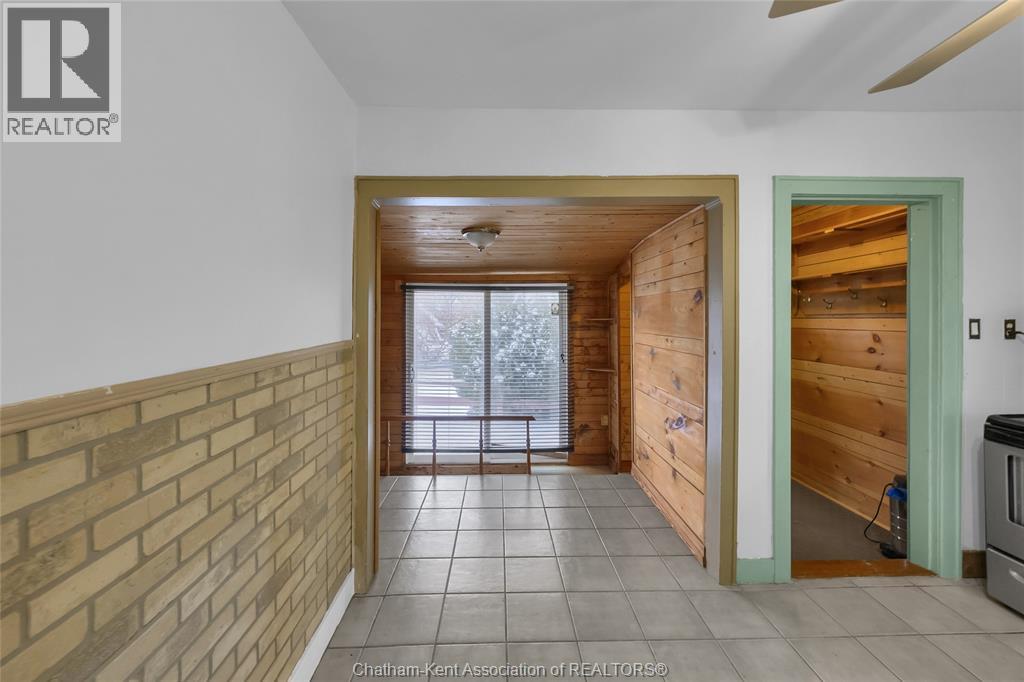 204 Margaret Avenue, Wallaceburg, Ontario  N8A 2A1 - Photo 10 - 26000930