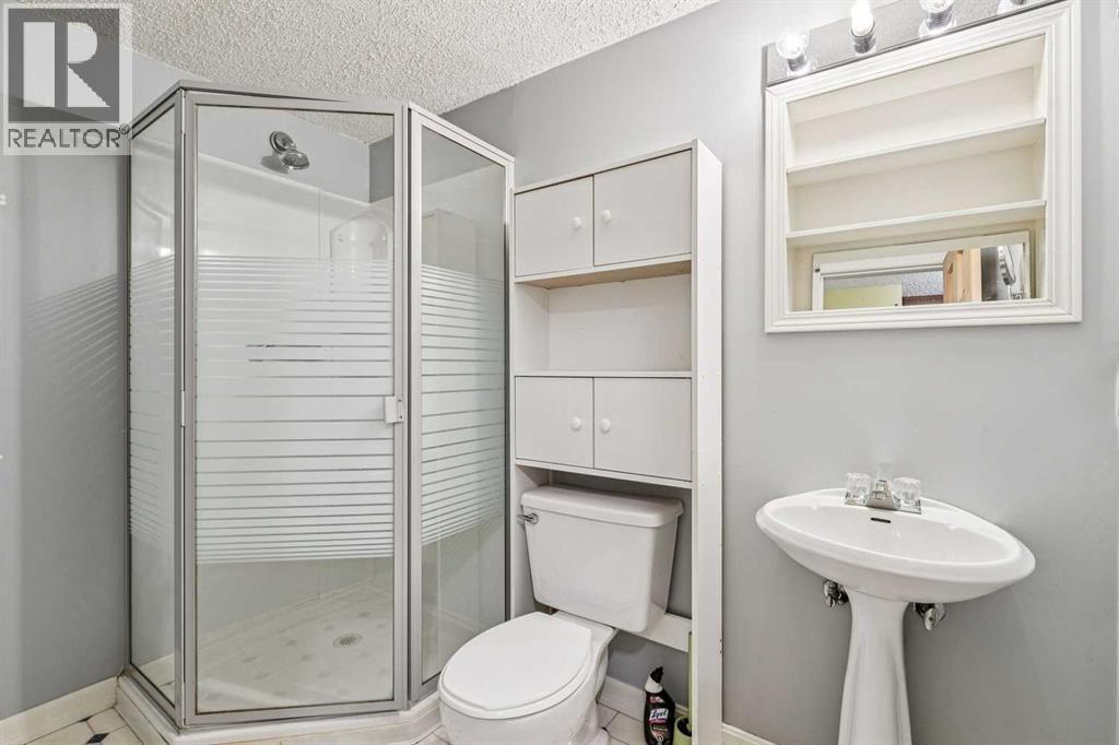 131 Woodglen Way Sw, Calgary, Alberta  T2W 4L9 - Photo 25 - A2298404