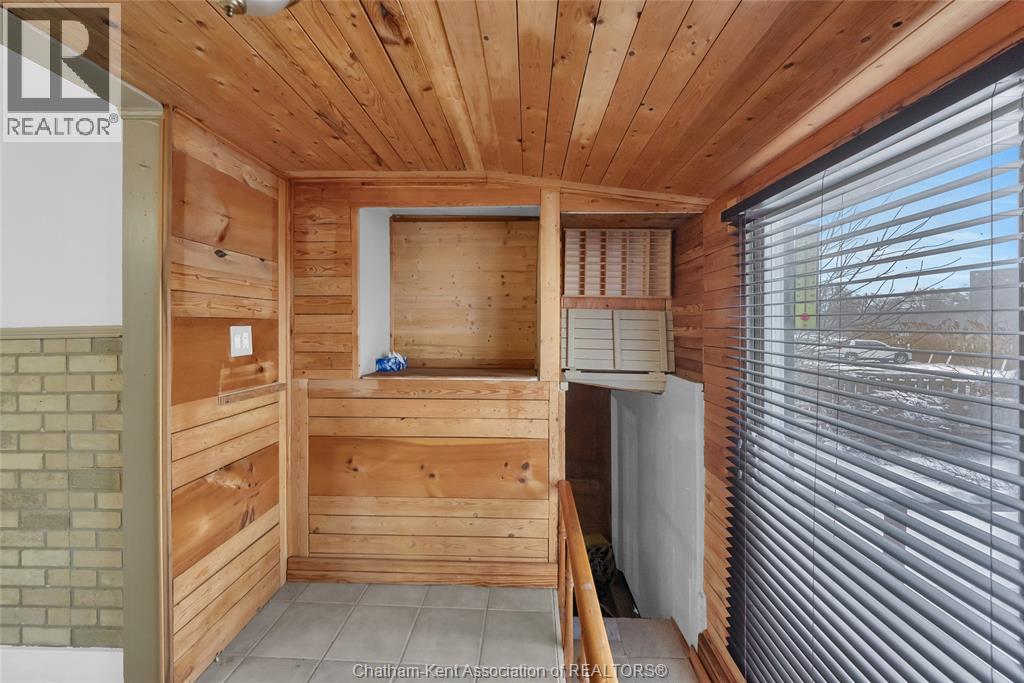 204 Margaret Avenue, Wallaceburg, Ontario  N8A 2A1 - Photo 26 - 26000930