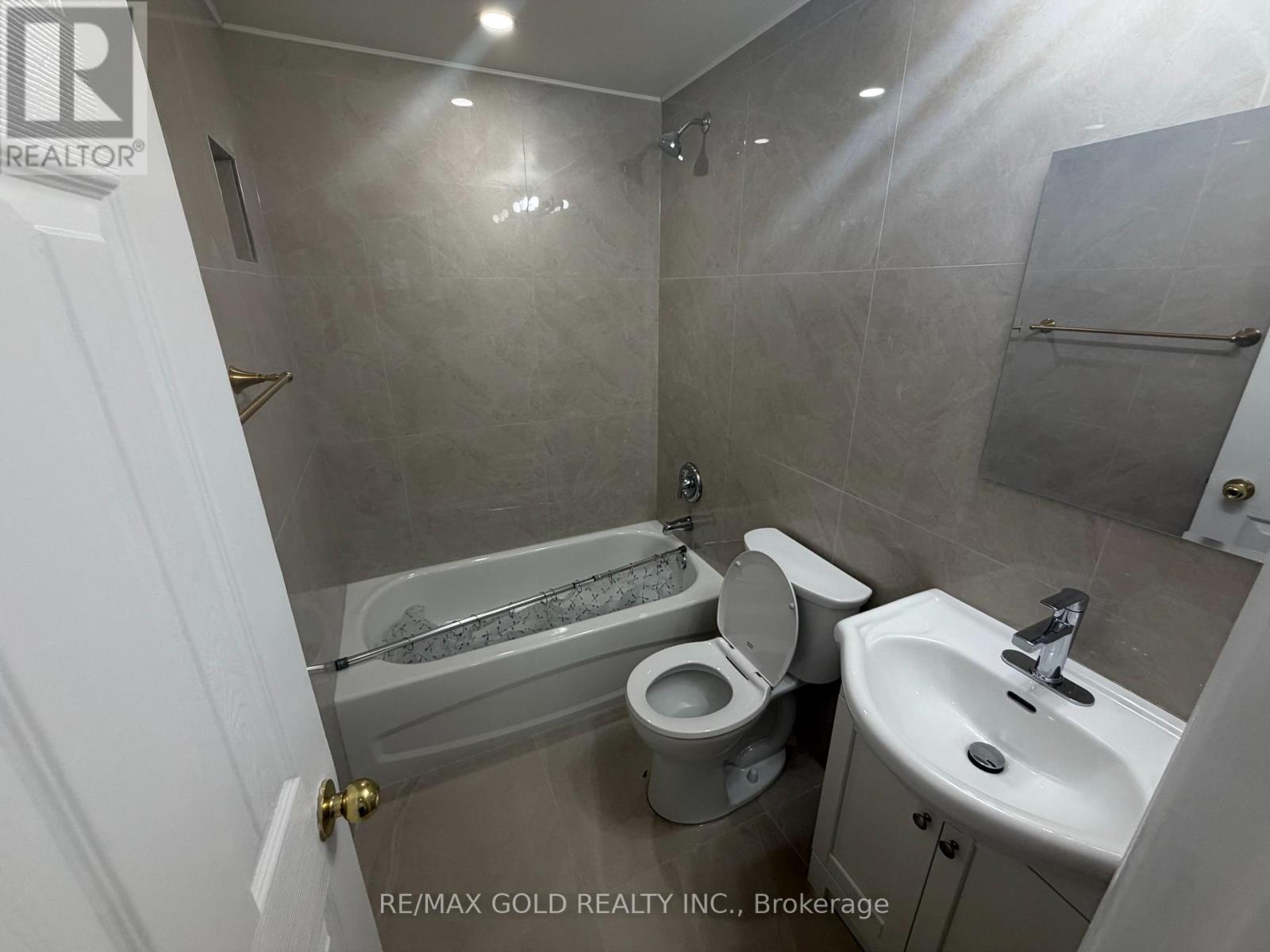 B - 150 Kenwood Avenue, Toronto, Ontario  M6C 2S3 - Photo 11 - C13051406