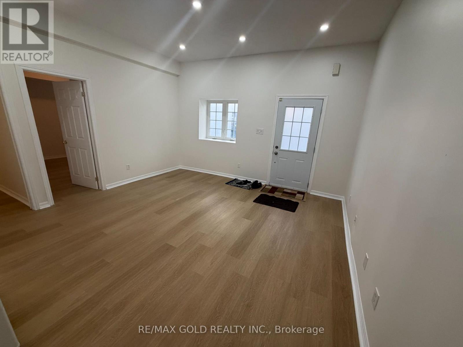 B - 150 Kenwood Avenue, Toronto, Ontario  M6C 2S3 - Photo 2 - C13051406