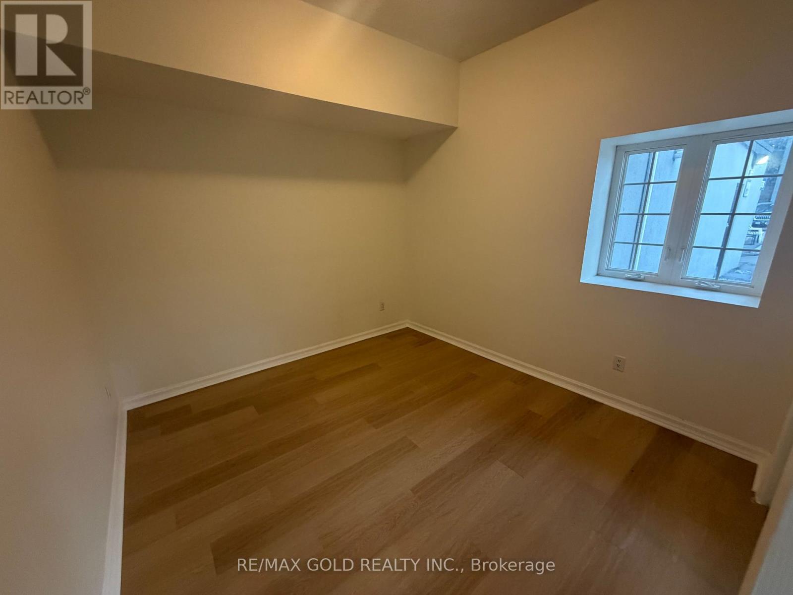 B - 150 Kenwood Avenue, Toronto, Ontario  M6C 2S3 - Photo 6 - C13051406
