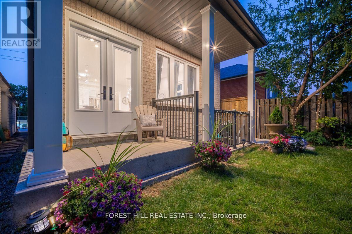 611 Northcliffe Boulevard, Toronto, Ontario  M6E 3L8 - Photo 33 - C13051408