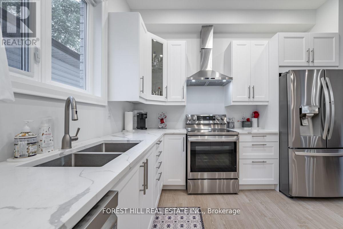 611 Northcliffe Boulevard, Toronto, Ontario  M6E 3L8 - Photo 8 - C13051408