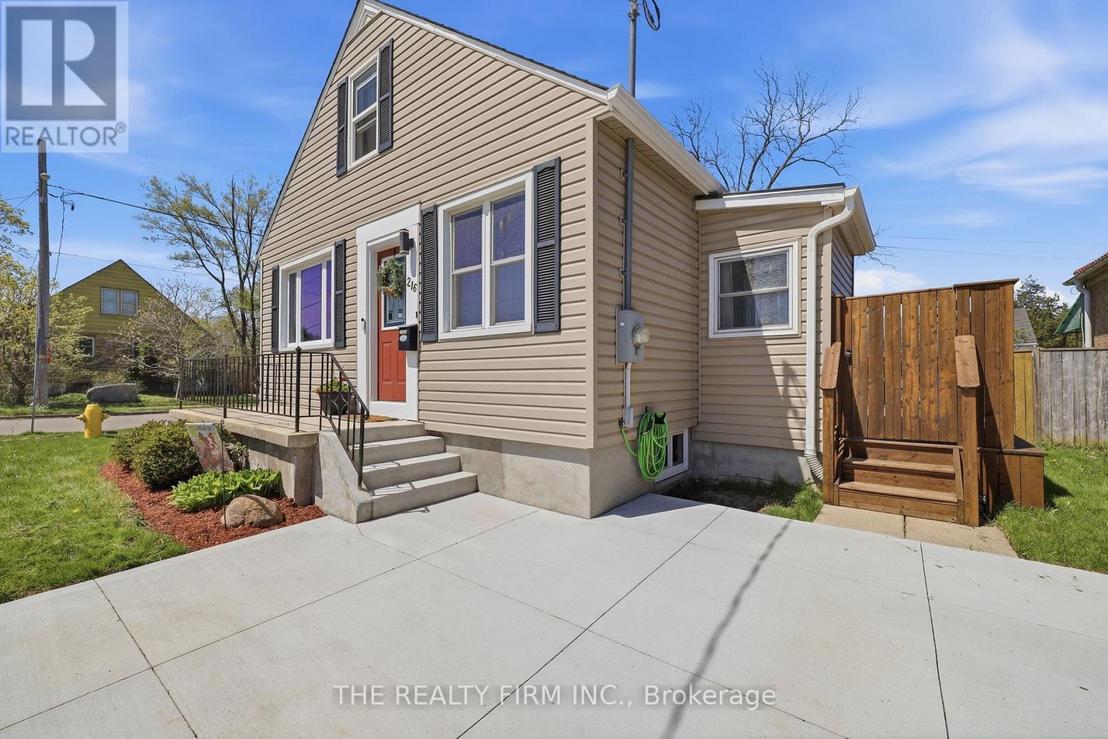 216 Thompson Road, London South, Ontario  N5Z 2Z1 - Photo 3 - X13051342