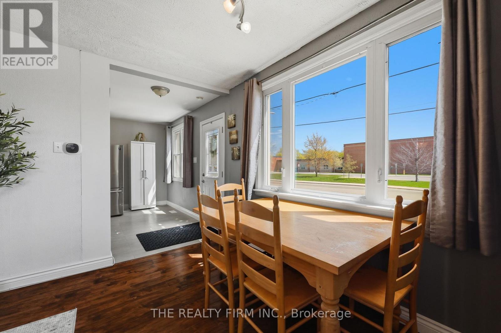 216 Thompson Road, London South, Ontario  N5Z 2Z1 - Photo 5 - X13051342