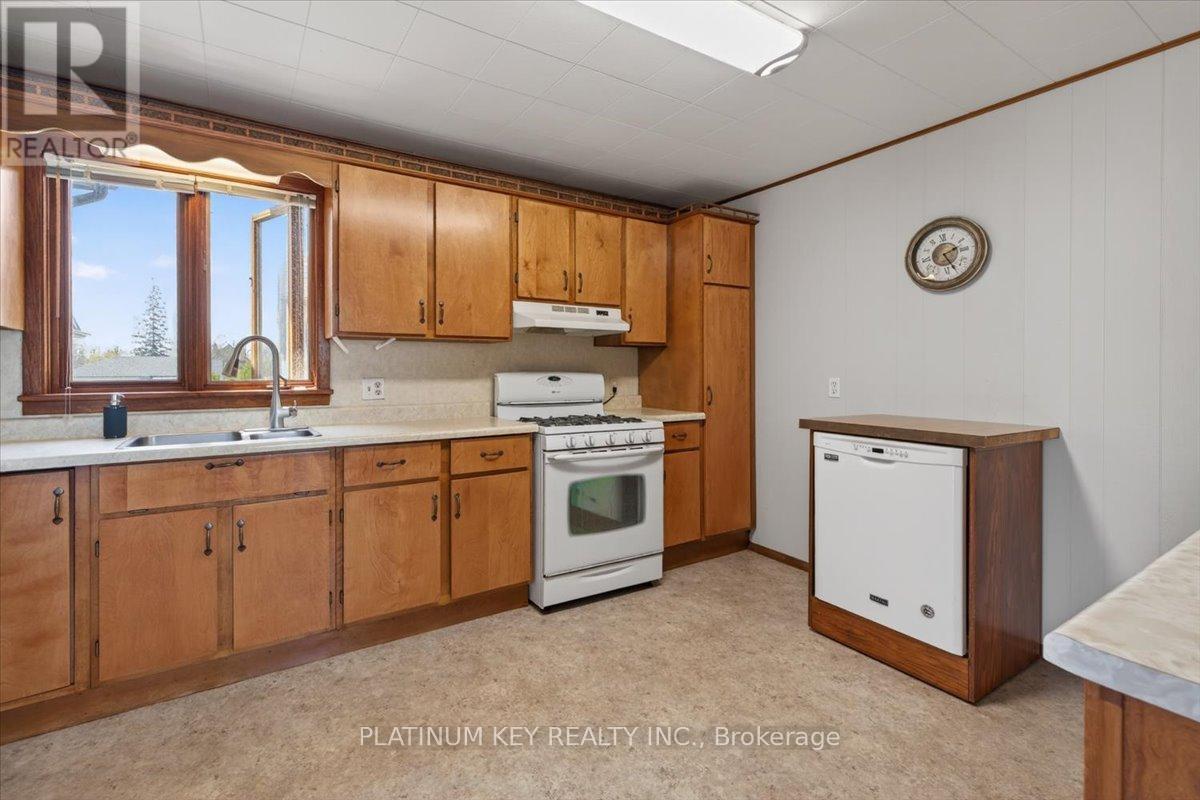 2300 Egremont Drive, Adelaide Metcalfe, Ontario  N7G 3H6 - Photo 12 - X13051422