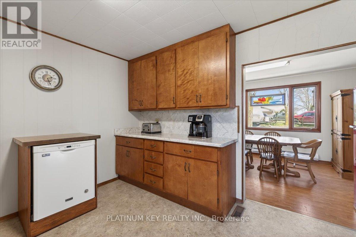 2300 Egremont Drive, Adelaide Metcalfe, Ontario  N7G 3H6 - Photo 13 - X13051422