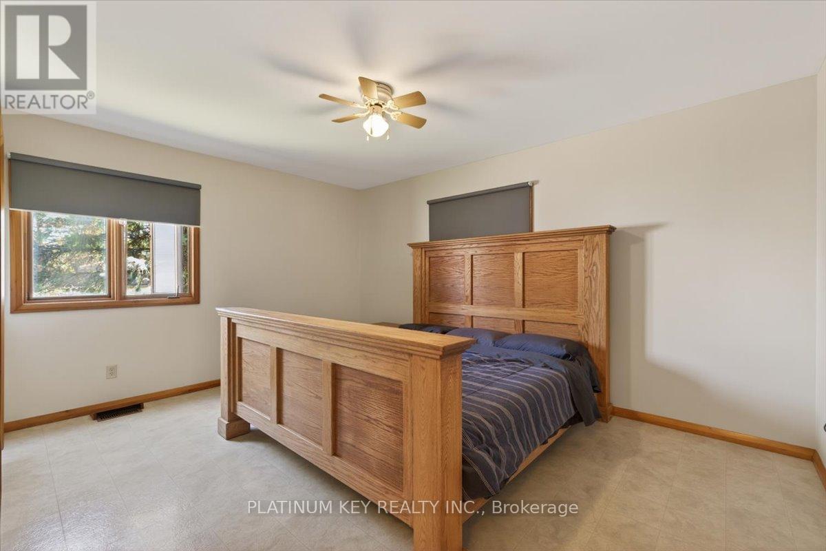 2300 Egremont Drive, Adelaide Metcalfe, Ontario  N7G 3H6 - Photo 18 - X13051422