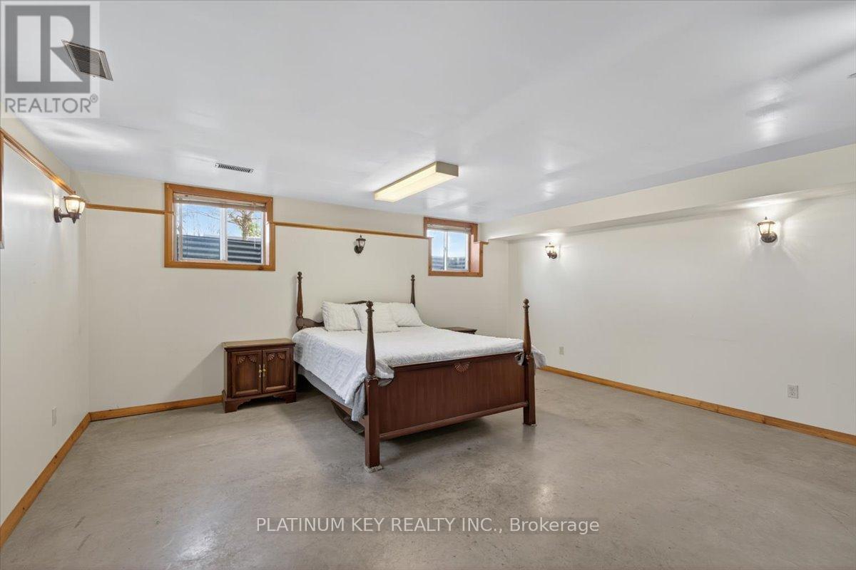 2300 Egremont Drive, Adelaide Metcalfe, Ontario  N7G 3H6 - Photo 21 - X13051422