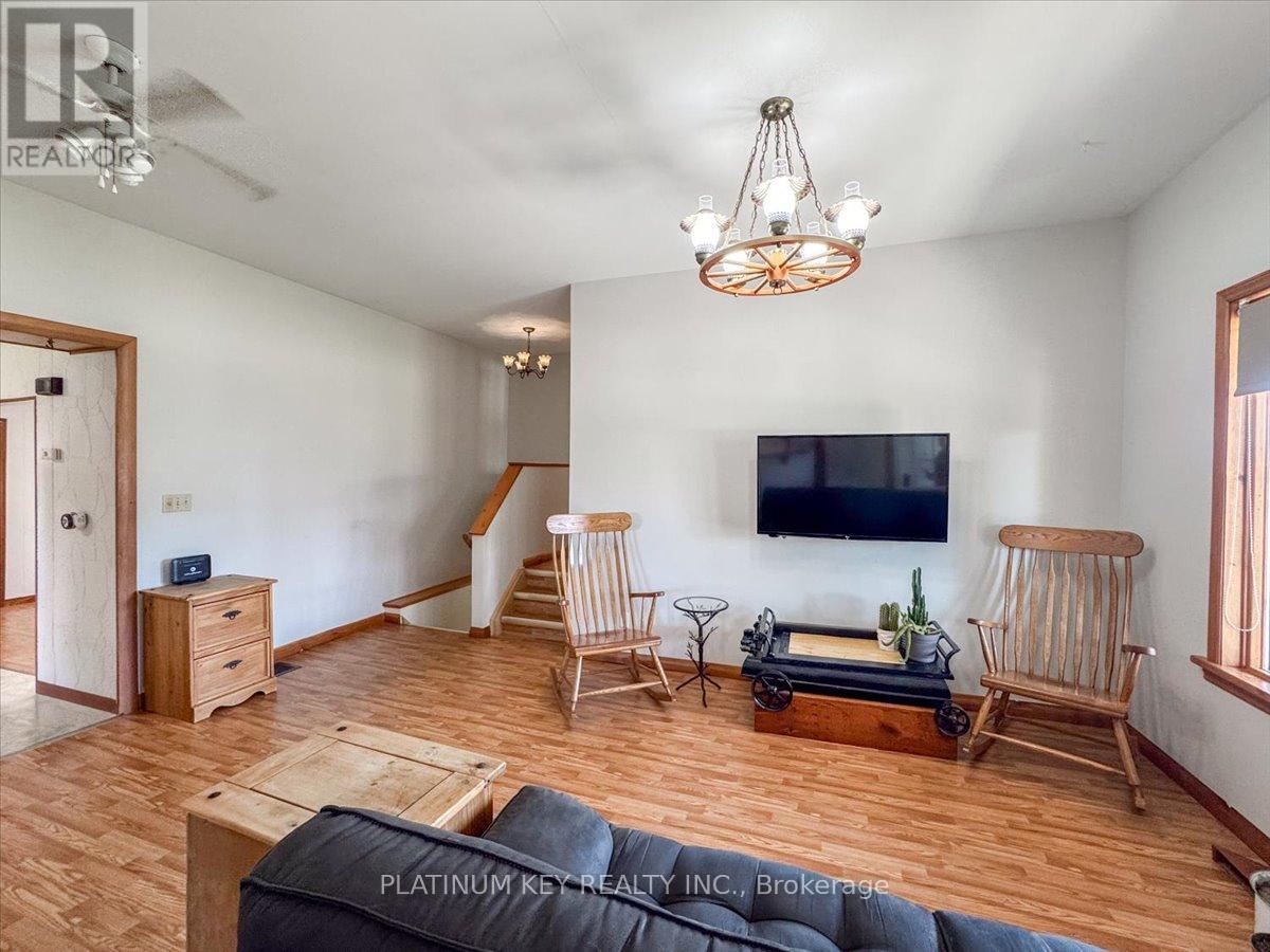 2300 Egremont Drive, Adelaide Metcalfe, Ontario  N7G 3H6 - Photo 8 - X13051422