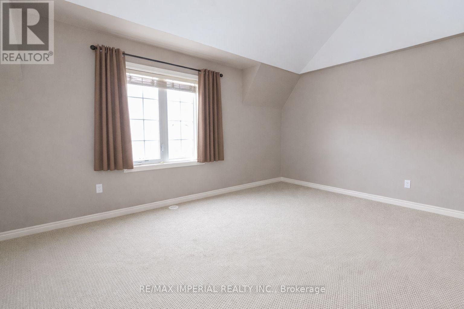 37 Carnahan Terrace, Toronto, Ontario  M4E 0B2 - Photo 10 - E13051310