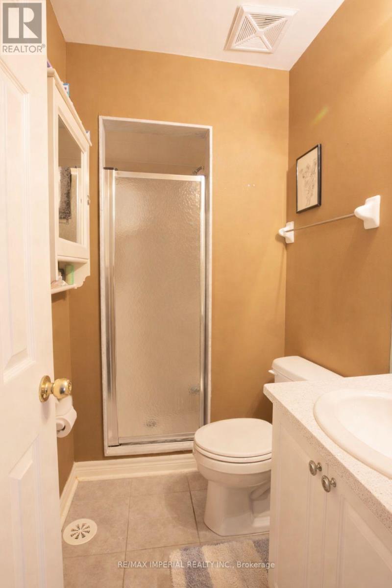 37 Carnahan Terrace, Toronto, Ontario  M4E 0B2 - Photo 12 - E13051310