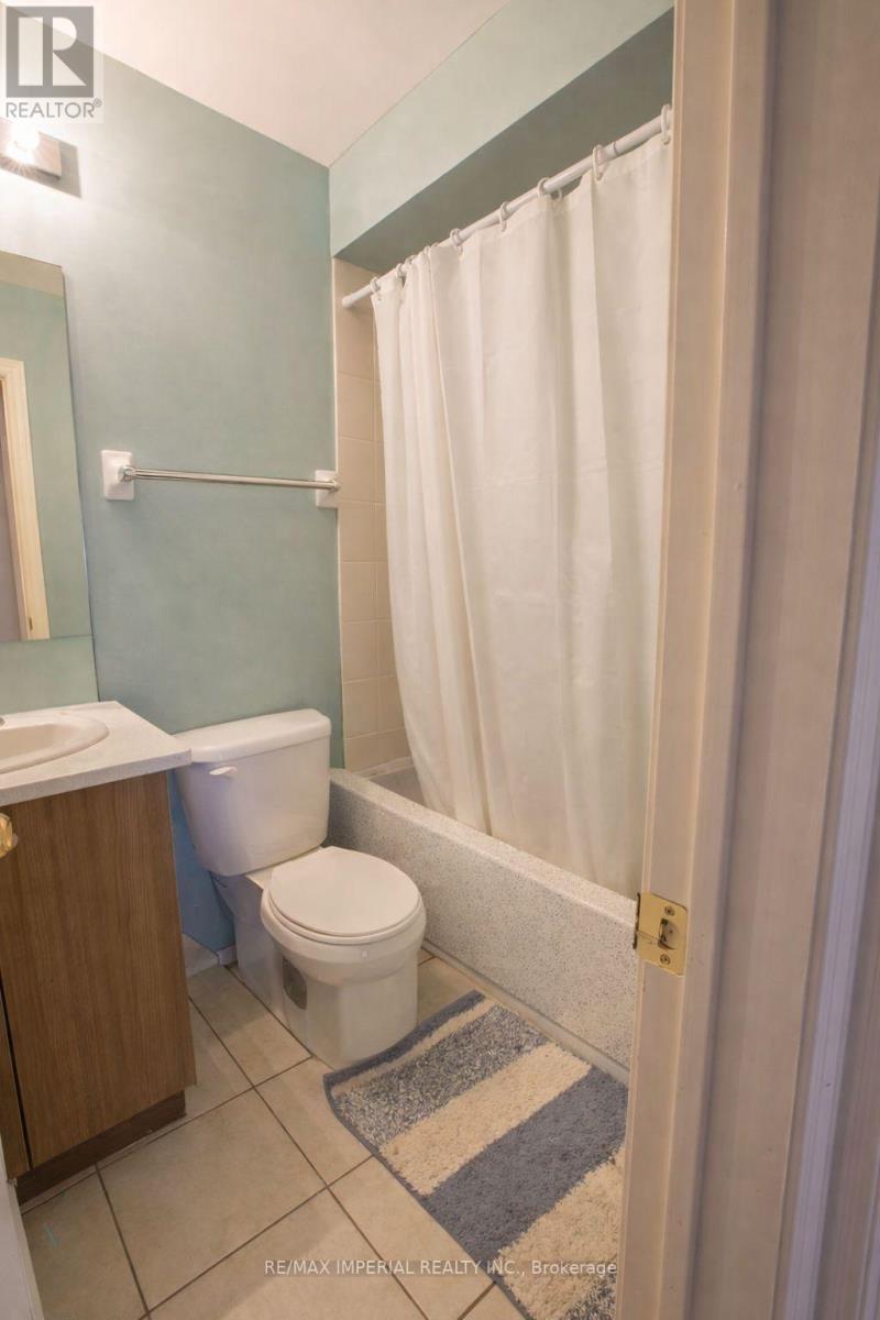 37 Carnahan Terrace, Toronto, Ontario  M4E 0B2 - Photo 17 - E13051310