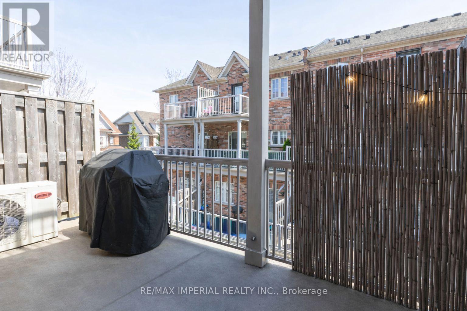 37 Carnahan Terrace, Toronto, Ontario  M4E 0B2 - Photo 19 - E13051310